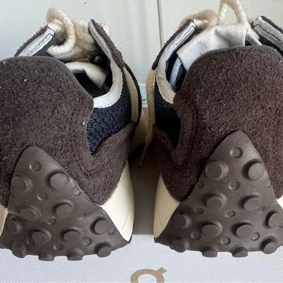 Stylish Black and Brown Sneakers - Picture 4 of 8